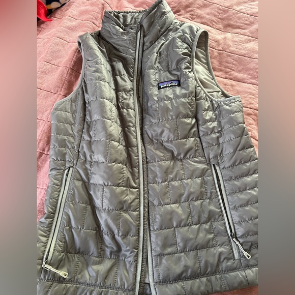 Great Condition- Gray / Patagonia Nano Women’s Vest - Picture 1 of 4